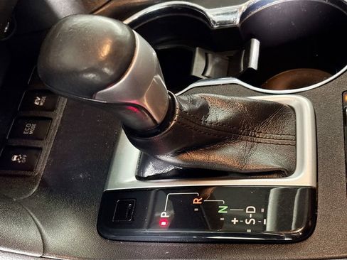 Used 2019 Toyota Highlander Limited Platinum image 18