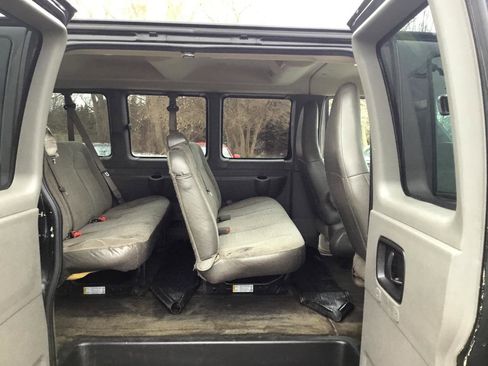 Used 2017 Chevrolet Express 3500 LT w/ LT Preferred Equipment Group image 13