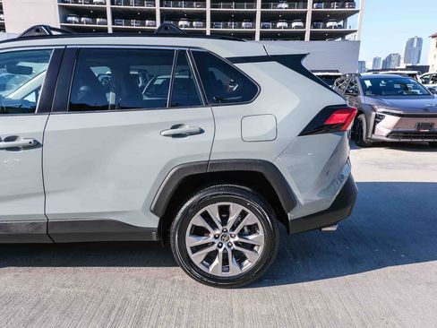 Certified 2022 Toyota RAV4 XLE Premium FWD image 8