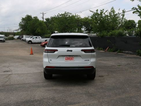 Used 2023 Jeep Grand Cherokee L Limited w/ Black Appearance Package image 4