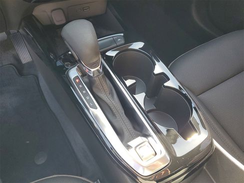 Used 2025 Chevrolet Trax ACTIV w/ Sunroof Package image 27