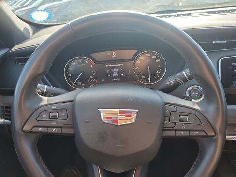 Used 2019 Cadillac XT4 Premium Luxury image 20