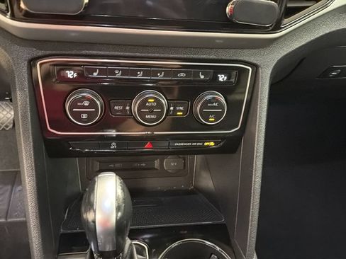 Used 2023 Volkswagen Atlas SE w/ Panoramic Sunroof Package FWD image 20