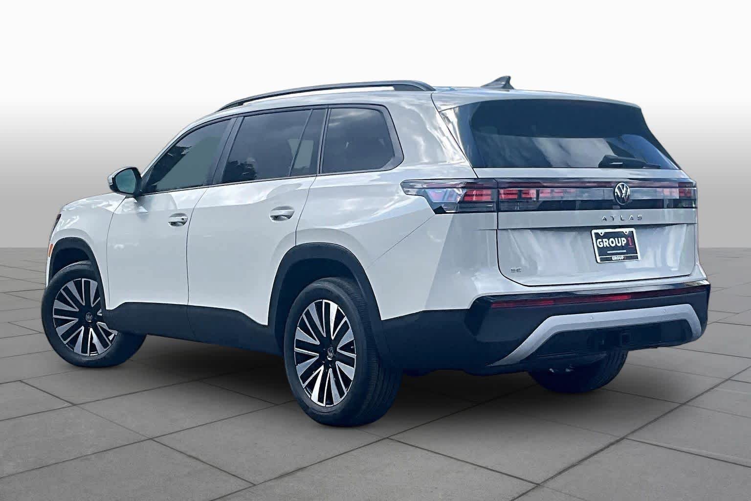 New 2027 Volkswagen Atlas SE FWD image 12