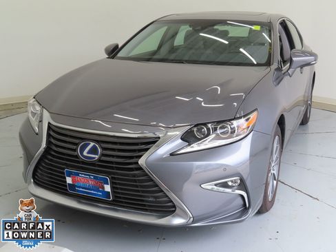 Used 2018 Lexus ES 300h w/ Luxury Package FWD image 9