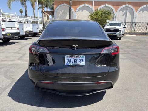 Used 2022 Tesla Model Y Performance AWD/4WD image 7