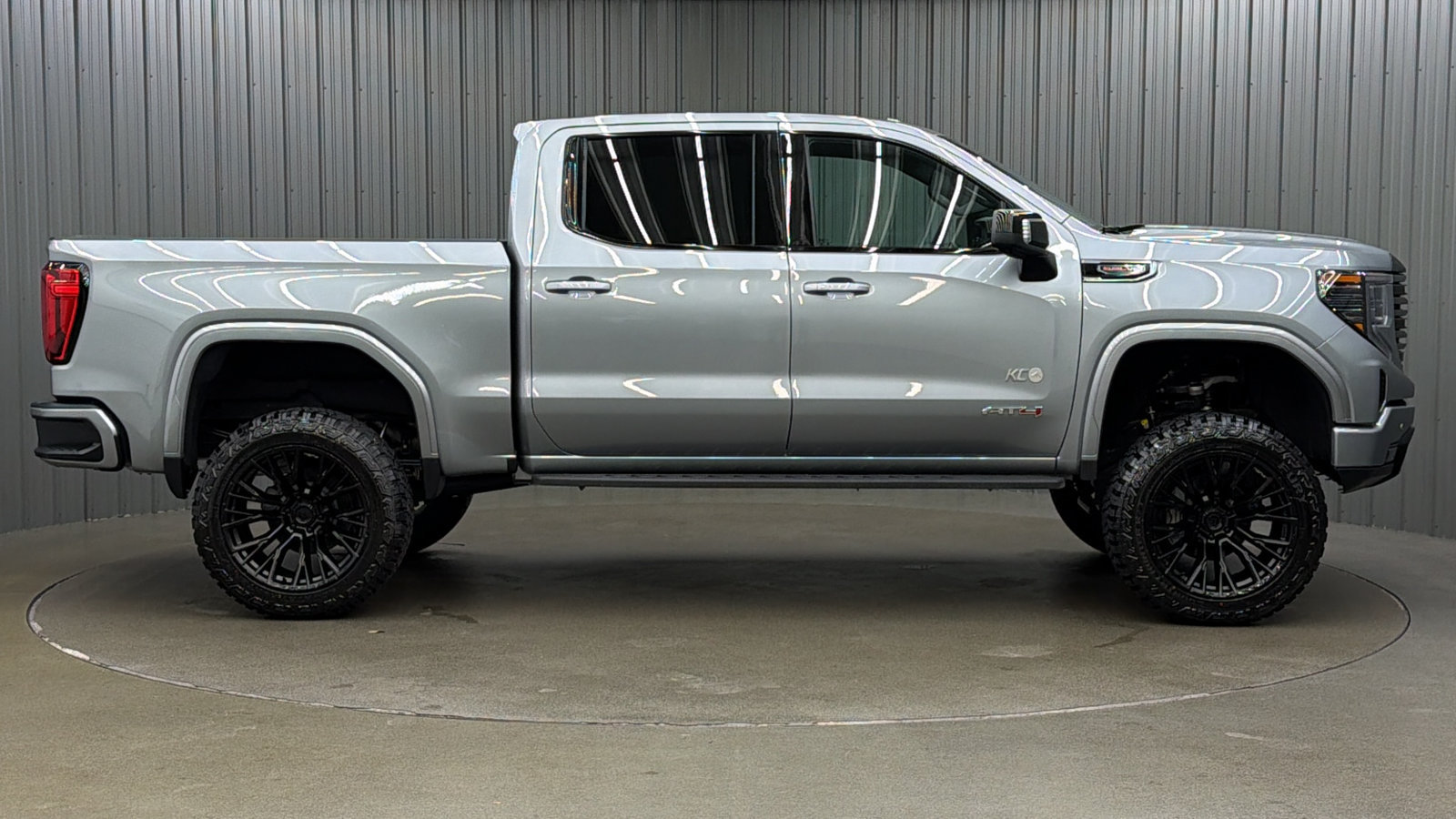 Used 2026 GMC Sierra 1500 AT4 w/ AT4 Premium Package AWD/4WD image 6