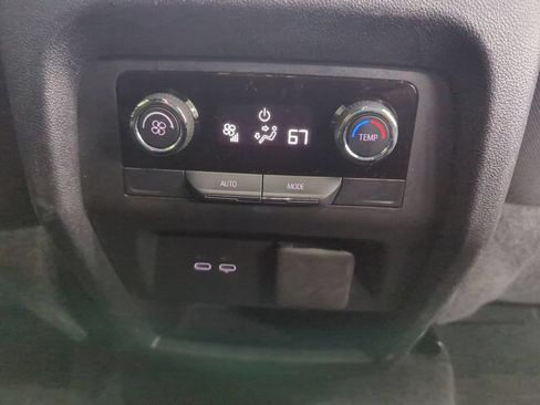 Used 2024 Chevrolet Traverse LT w/ Enhanced Driving Package FWD image 32