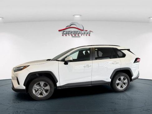 Used 2024 Toyota RAV4 XLE AWD/4WD image 19