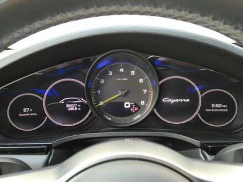 Used 2021 Porsche Cayenne E-Hybrid w/ Premium Package AWD/4WD image 44