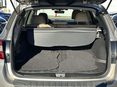 Used 2017 Subaru Outback 2.5i Limited image 21