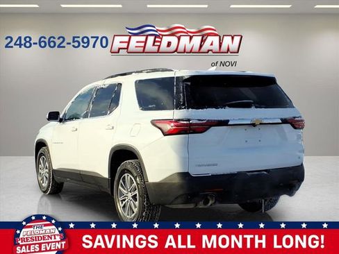 Used 2023 Chevrolet Traverse LT image 3