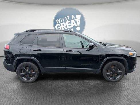 Used 2019 Jeep Cherokee Latitude Plus AWD/4WD image 2