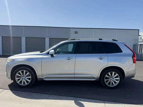 Used 2017 Volvo XC90 T6 Momentum w/ Vision Package AWD/4WD image 3