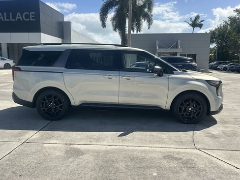 New 2026 Kia Carnival SX FWD image 5