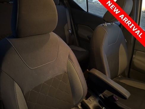 Used 2018 Nissan Kicks SV image 14