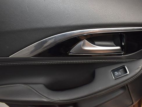 Used 2018 INFINITI QX30 Sport w/ Sport Leather Package image 14