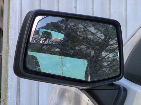 Used 2022 Chevrolet Silverado 1500 W/T RWD image 12
