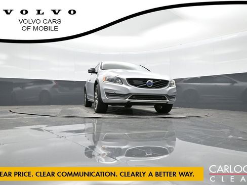 Used 2017 Volvo V60 T5 Cross Country w/ Convenience Package image 34