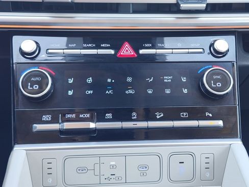 Used 2025 Hyundai Santa Fe Calligraphy image 18