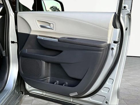 Certified 2023 Toyota Sienna XLE FWD image 23
