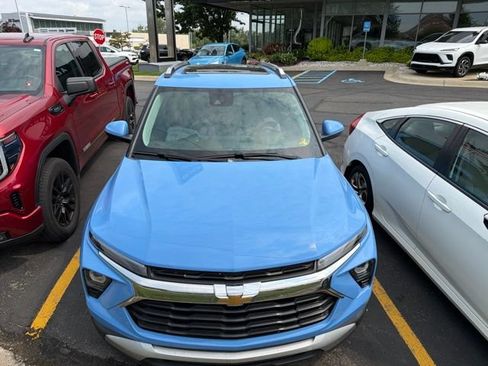 Certified 2024 Chevrolet TrailBlazer LT w/ LT Cold Weather Package AWD/4WD image 1