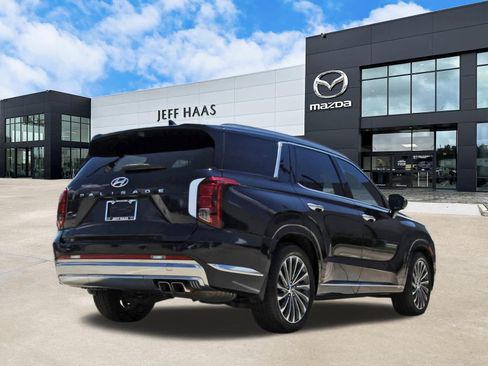 Used 2023 Hyundai Palisade Calligraphy w/ Cargo Package FWD image 3