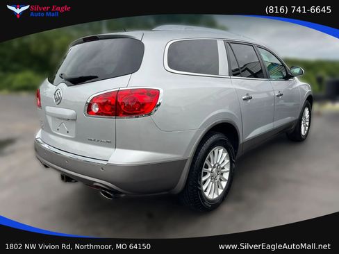 Used 2012 Buick Enclave Leather FWD image 4