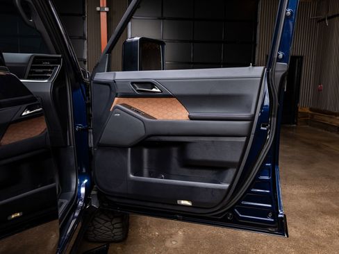 Used 2025 Lexus GX 550 w/ Accessory Package (2T) image 36