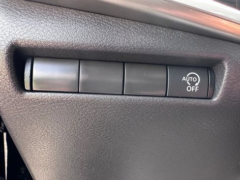 Used 2025 Nissan Kicks SV FWD image 16