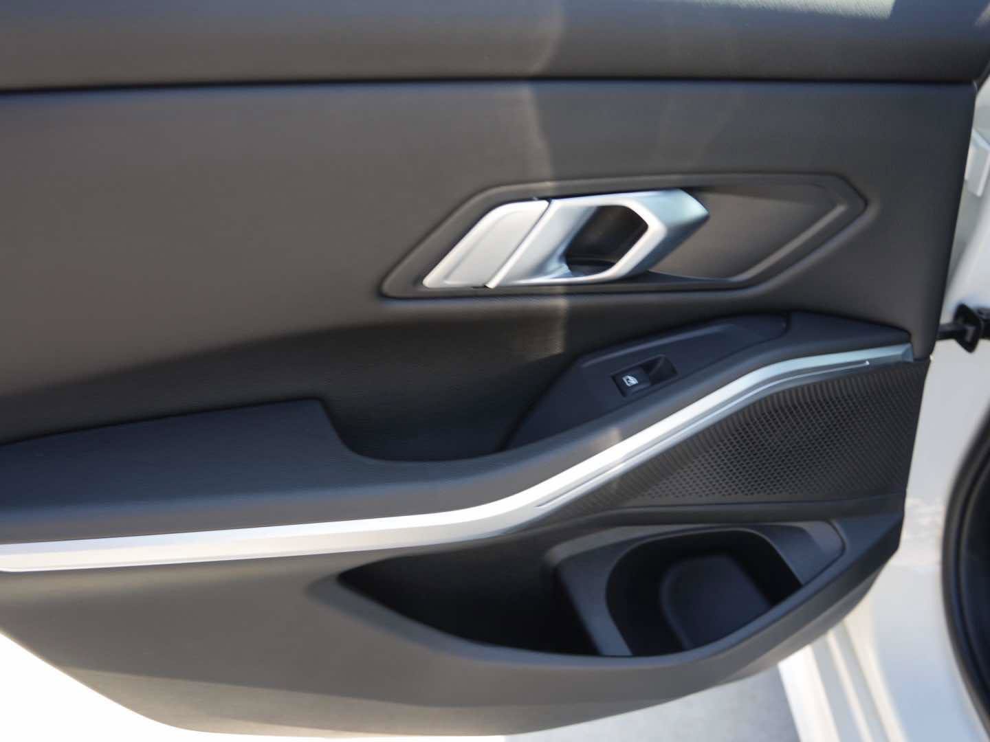 Used 2023 BMW 330i Sedan w/ M Sport Package RWD image 8