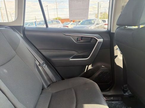 Used 2023 Toyota RAV4 LE AWD/4WD image 29