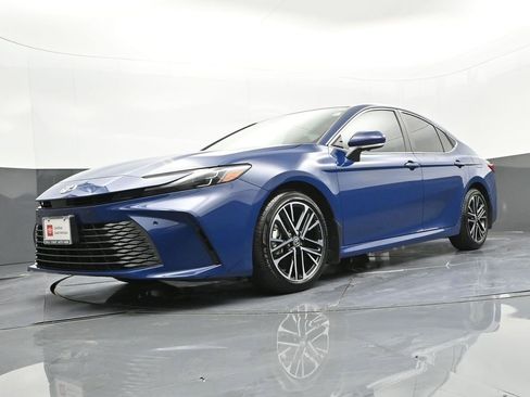 Certified 2025 Toyota Camry XLE image 36