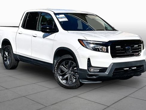 Used 2023 Honda Ridgeline Sport image 3