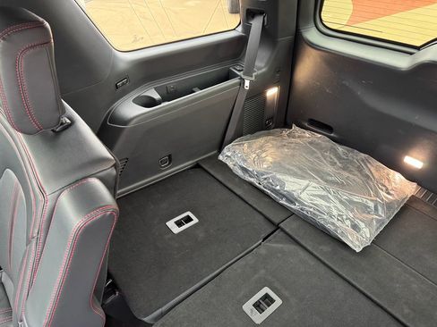 Used 2023 Ford Expedition Limited image 26