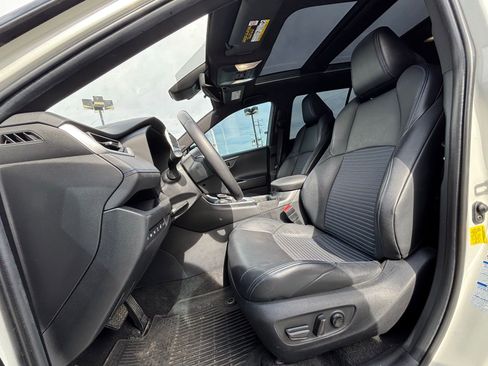 Used 2022 Toyota RAV4 XSE AWD/4WD image 8