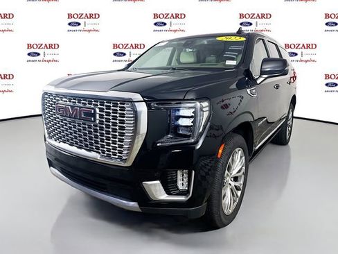Used 2022 GMC Yukon Denali w/ Denali Premium Package image 4