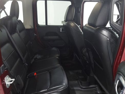 Used 2021 Jeep Wrangler Unlimited Sahara w/ Uconnect 4C Nav & Sound Group AWD/4WD image 17