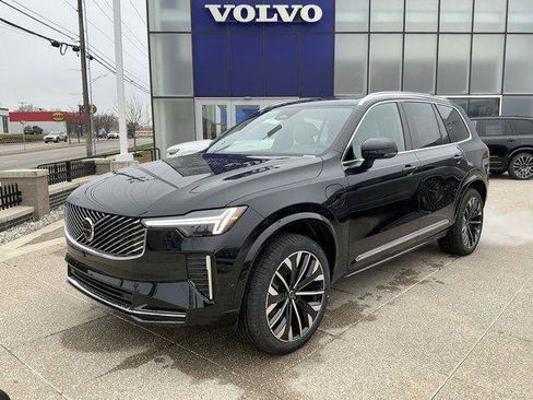 New 2026 Volvo XC90 T8 Plus w/ Protection Package Premier AWD/4WD image 2