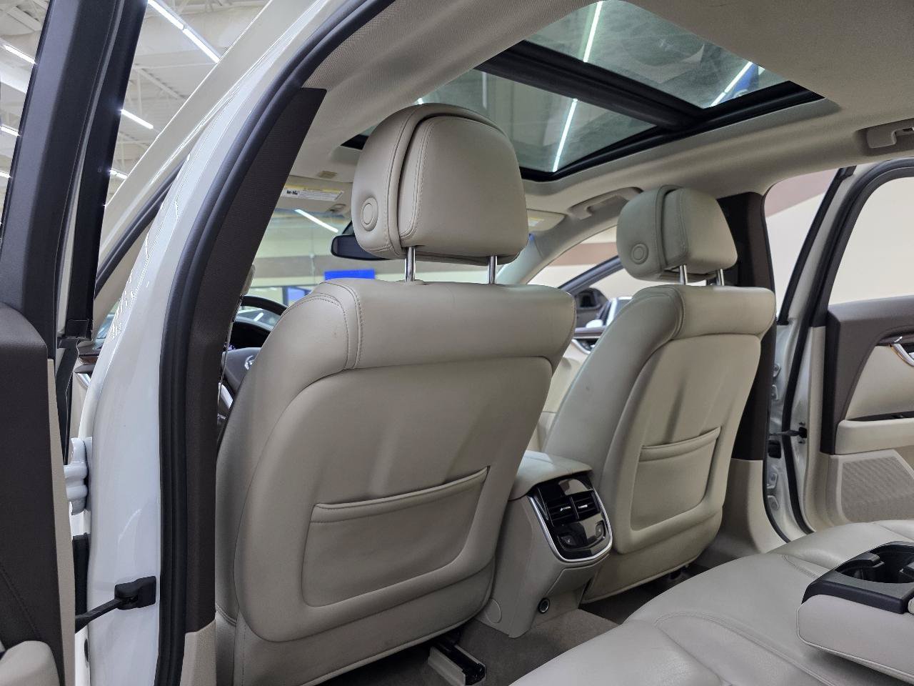 Used 2013 Cadillac XTS Luxury FWD image 26