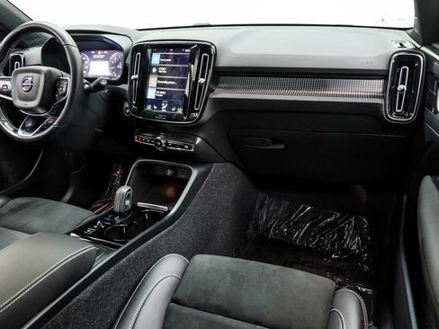 Used 2021 Volvo XC40 T5 R-Design w/ Protection Package Premier AWD/4WD image 22