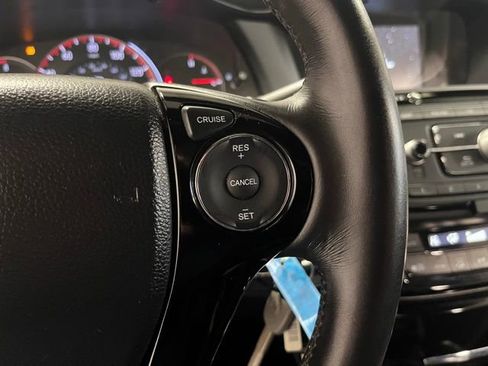 Used 2017 Honda Accord Sport image 25