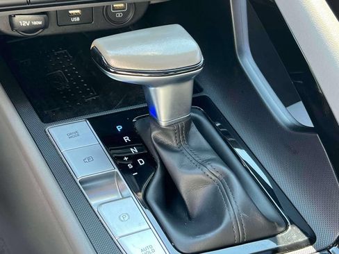 Used 2022 Hyundai Elantra SEL w/ Convenience + Premium Package FWD image 32