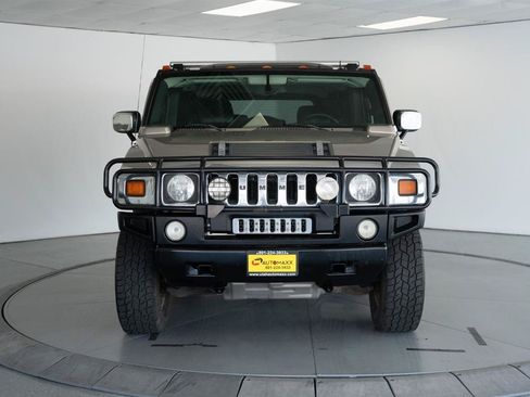 Used 2005 HUMMER H2 w/ Preferred Equipment Group AWD/4WD image 2