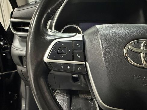 Used 2022 Toyota Highlander XLE image 19