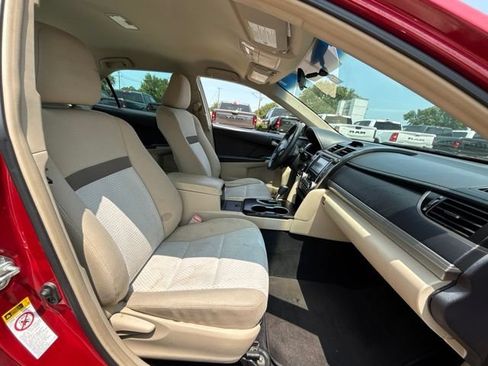 Used 2012 Toyota Camry LE FWD image 10