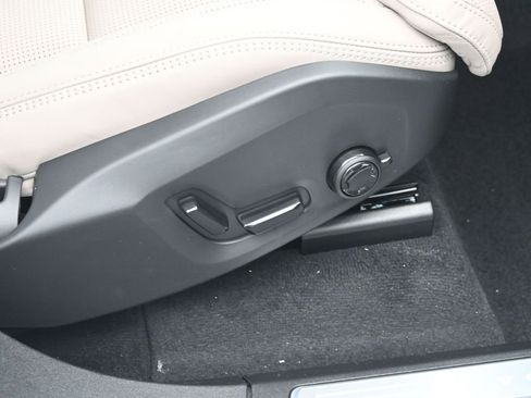 New 2026 Volvo XC90 B6 Ultra w/ Protection Package AWD/4WD image 39