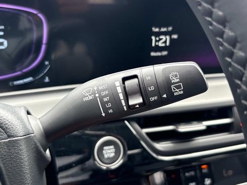 Used 2025 Kia Seltos S FWD image 26