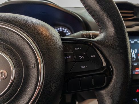 Used 2022 Jeep Renegade Latitude w/ Sun/Sound Group image 27