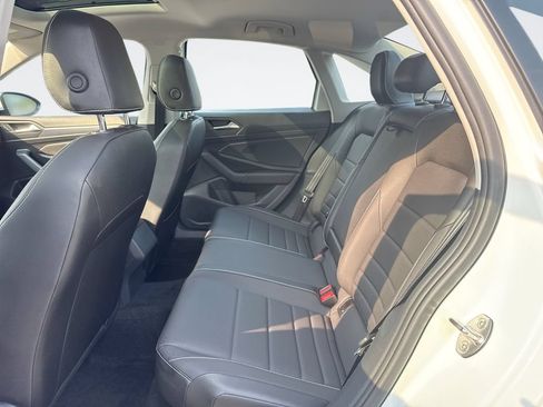 Used 2024 Volkswagen Jetta SE w/ Panoramic Sunroof Package FWD image 25